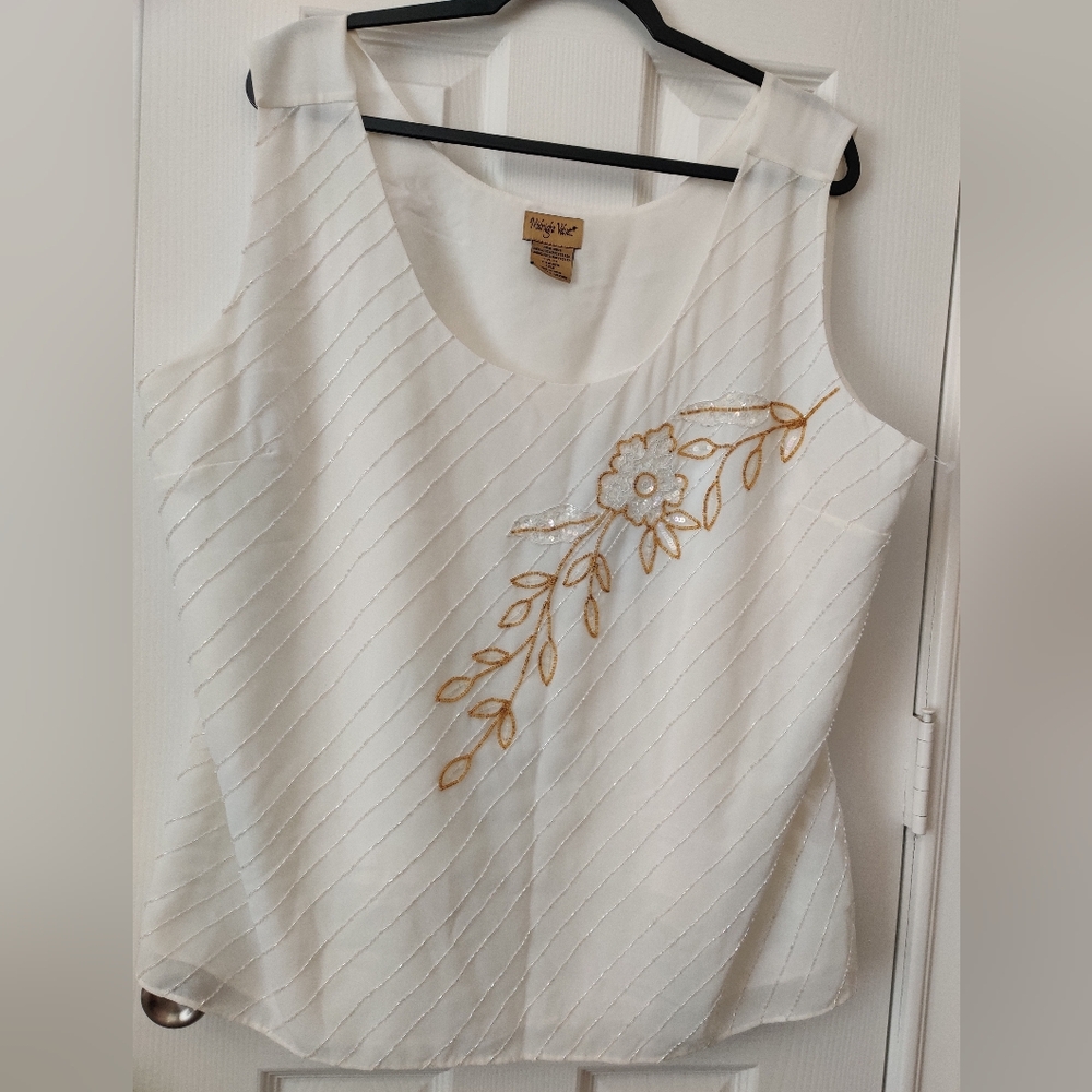 Midnight Velvet White Floral Embroidered Blouse - Picture 4 of 5